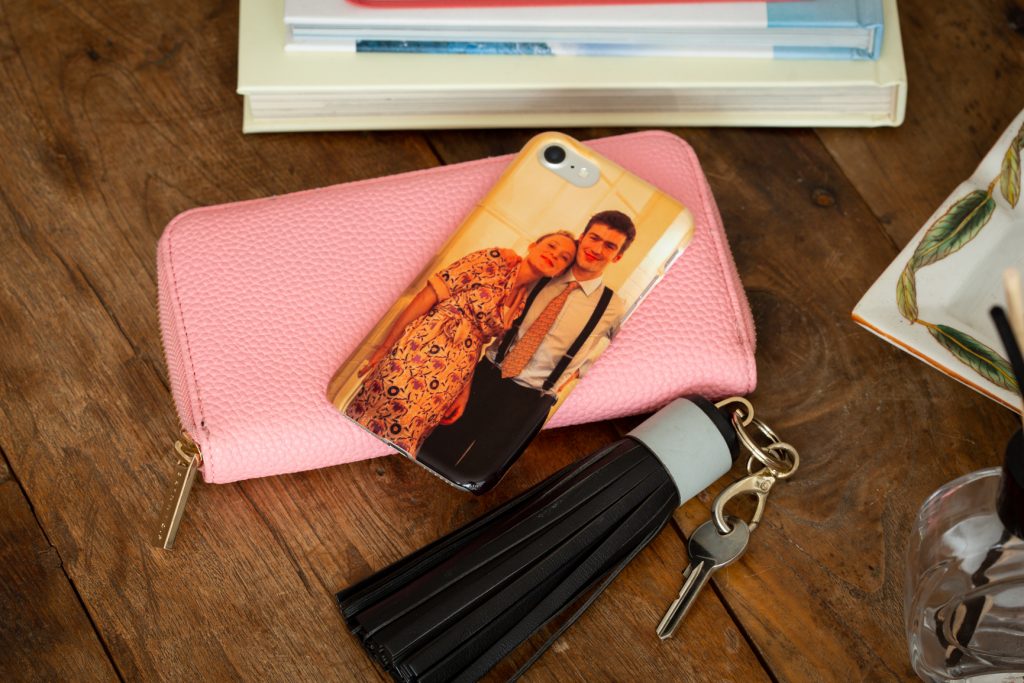 Phone case with purse and keys